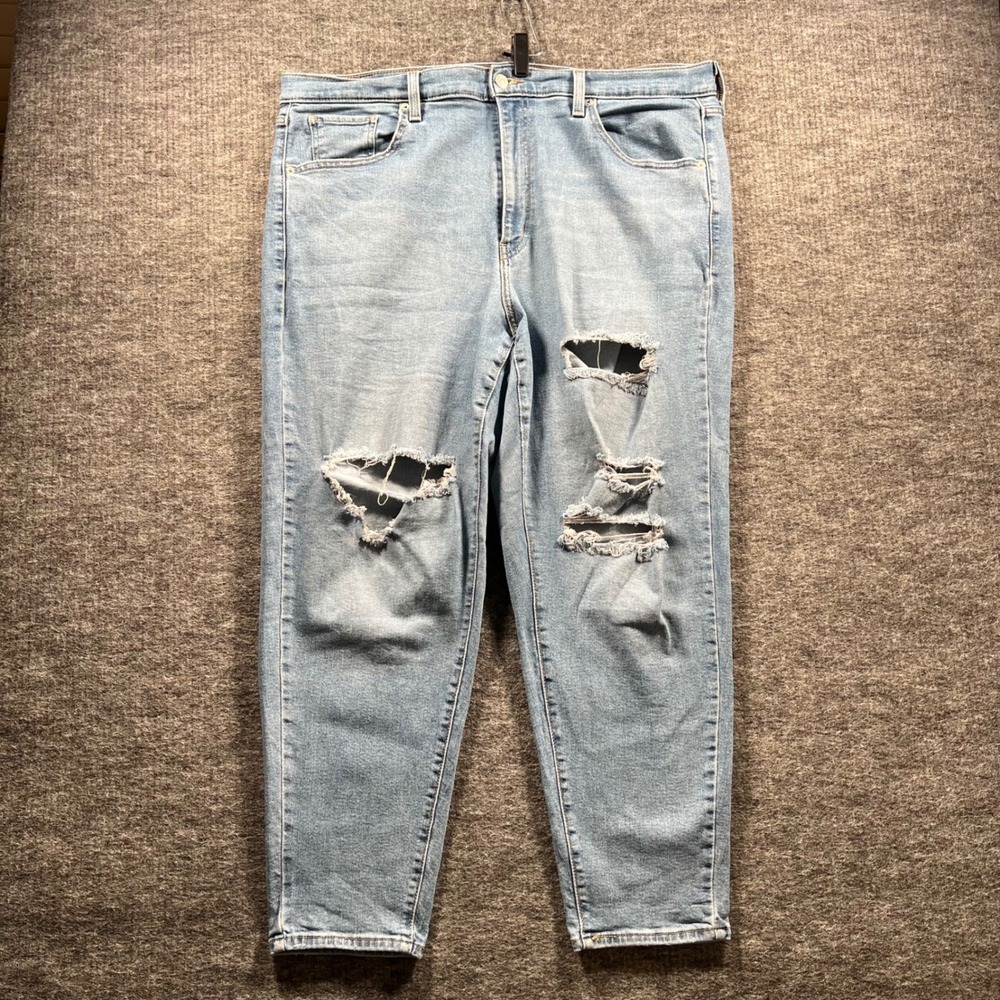Levis High Waisted Mom Jean 18W Light Wash Distressed Blue Tapered A0987-0005